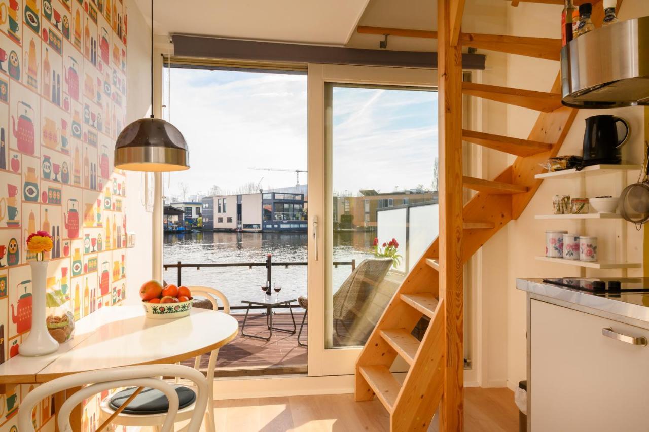 암스테르담 Houseboat Studio With Canalview And Free Bikes B&B 외부 사진